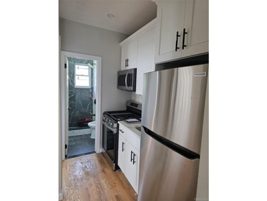 Welcome to this beautifully gut-renovated semi-detached - photo 13