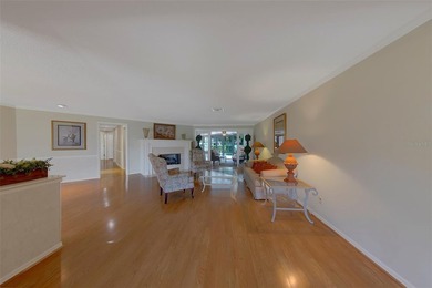 Welcome to this exceptional 4-bedroom, 4-bathroom pool home - photo 14