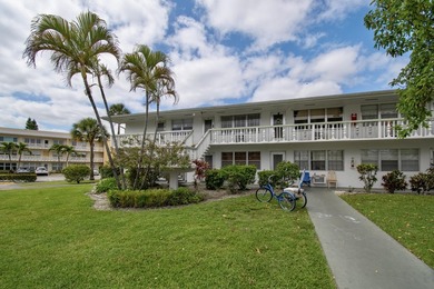 Enjoy comfortable, carefree living in this impeccably maintained - photo 20
