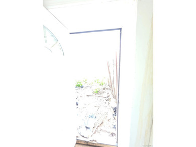 Welcome to this beautifully gut-renovated semi-detached - photo 23