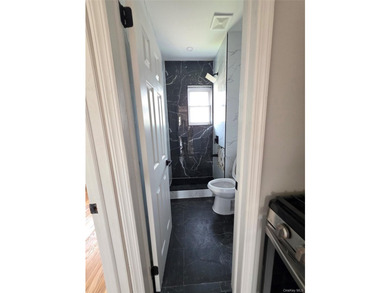 Welcome to this beautifully gut-renovated semi-detached - photo 28