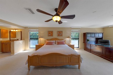 Welcome to this exceptional 4-bedroom, 4-bathroom pool home - photo 30