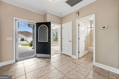 Enjoy low-maintenance living in the Laurel Island community! - photo 3