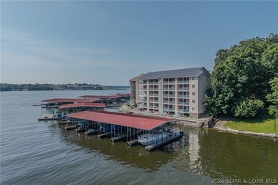 Newly updated, lower level, 3 bedroom, 3 bath, waterfront condo - photo 2