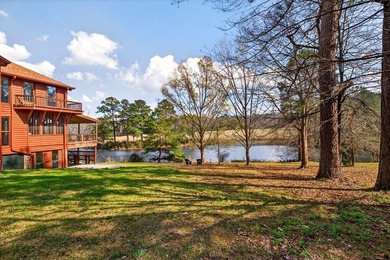 Paradise Awaits!! 3 bedroom, 2 1/2 -bathroom home nestled on 17 - photo 3