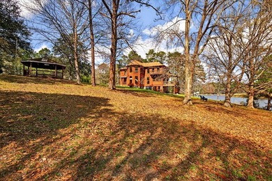 Paradise Awaits!! 3 bedroom, 2 1/2 -bathroom home nestled on 17 - photo 4