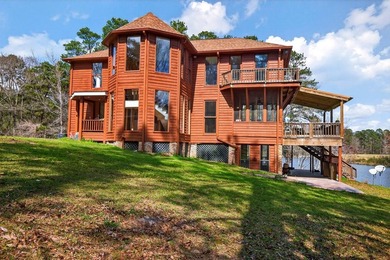 Paradise Awaits!! 3 bedroom, 2 1/2 -bathroom home nestled on 17 - photo 7