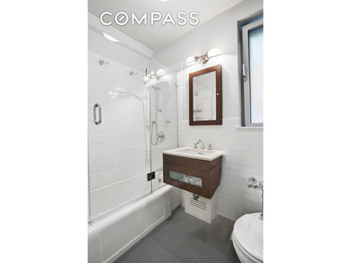 PRIVATE GARDEN RETREAT IN THE HEART OF SUTTON PLACE Discover the - photo 8