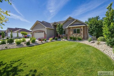 Set in Belmont Estates neighborhood, this impeccably maintained - photo 3