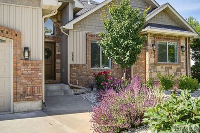 Set in Belmont Estates neighborhood, this impeccably maintained - photo 9