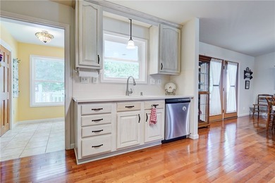 Welcome to this Impeccably Maintained 3 Bedroom, 2 Full Bath - photo 11