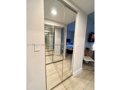LOWER PENTHOUSE & WATERFRONT CONDO -  & SHORT-TERM RENTAL. 3 - photo 11