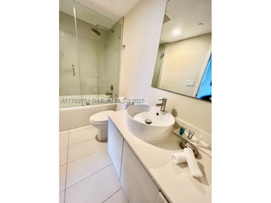 LOWER PENTHOUSE & WATERFRONT CONDO -  & SHORT-TERM RENTAL. 3 - photo 25