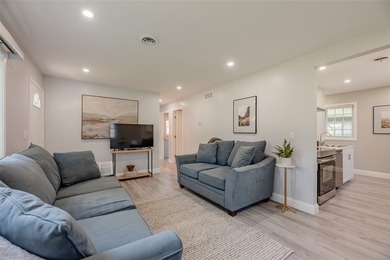 Welcome to 94 Cimarron Drive - a meticulously renovated, truly - photo 6