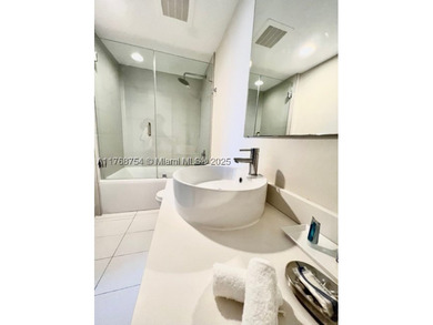 LOWER PENTHOUSE & WATERFRONT CONDO -  & SHORT-TERM RENTAL. 3 - photo 26