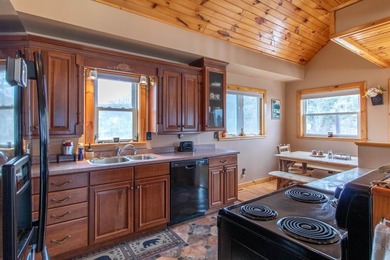 Wake up to beautiful views of Island Pond from this - photo 9