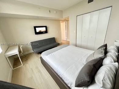 LOWER PENTHOUSE & WATERFRONT CONDO -  & SHORT-TERM RENTAL. 3 - photo 31