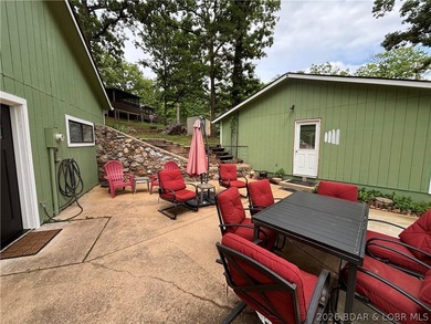 Completely remodeled in 2026, this move-in ready 3 bedroom, 2 - photo 2