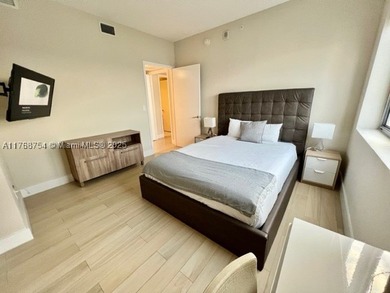 LOWER PENTHOUSE & WATERFRONT CONDO -  & SHORT-TERM RENTAL. 3 - photo 38
