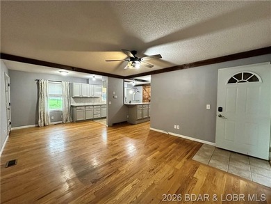 4-bed, 2-bath home in Warsaw featuring an open floor plan - photo 3