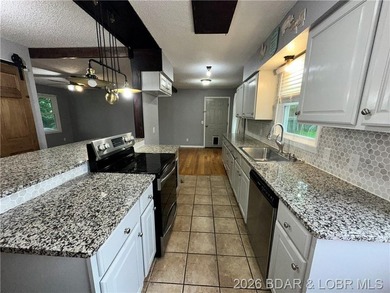 4-bed, 2-bath home in Warsaw featuring an open floor plan - photo 5