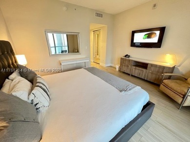 LOWER PENTHOUSE & WATERFRONT CONDO -  & SHORT-TERM RENTAL. 3 - photo 47
