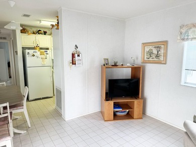 This great 1 bed, 1 bath unit at Briny Breezes offer 39 shares - photo 11