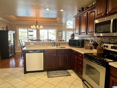 Stunning 3-bedroom, 2-bath lakefront home on beautiful Lake - photo 12