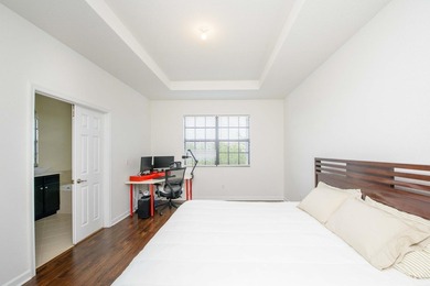 Step into this beautifully maintained 3-bedroom, 2.5-bath - photo 26