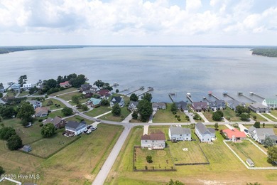 Water views! Waterfront community! Welcome to 600 Willbrook - photo 3