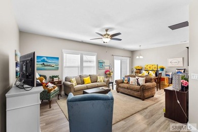 Enjoy the ease of low-maintenance living without sacrificing - photo 5