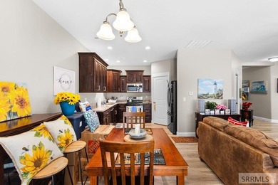Enjoy the ease of low-maintenance living without sacrificing - photo 9
