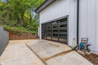 Stunning Custom-Built Home Just Minutes from Clemson University! - photo 2