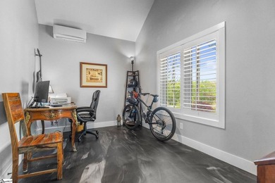 Stunning Custom-Built Home Just Minutes from Clemson University! - photo 7