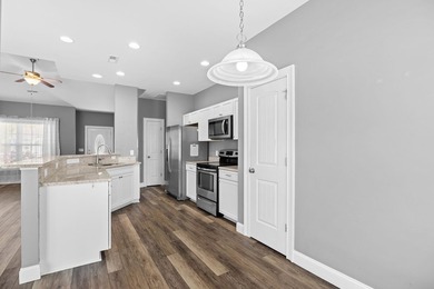Beautiful Home with Open Floor Plan & Upgraded Features Near - photo 11