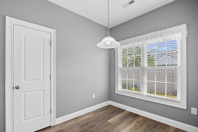 Beautiful Home with Open Floor Plan & Upgraded Features Near - photo 12