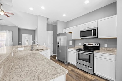 Beautiful Home with Open Floor Plan & Upgraded Features Near - photo 18
