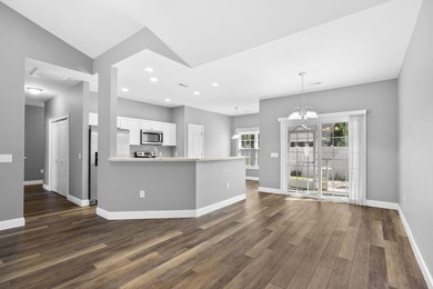 Beautiful Home with Open Floor Plan & Upgraded Features Near - photo 22