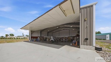 Rare opportunity to own your own aircraft hangar at the Rigby - photo 4
