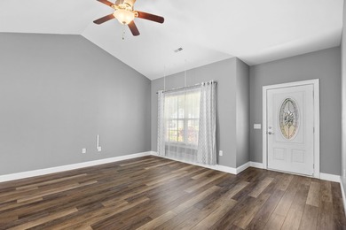 Beautiful Home with Open Floor Plan & Upgraded Features Near - photo 27
