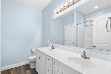 Beautiful Home with Open Floor Plan & Upgraded Features Near - photo 30