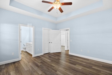 Beautiful Home with Open Floor Plan & Upgraded Features Near - photo 32