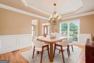 Beautifully 6 bedroom. home on a private cul-de-sac lot in - photo 18