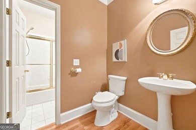 Beautifully 6 bedroom. home on a private cul-de-sac lot in - photo 20