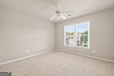 Beautifully 6 bedroom. home on a private cul-de-sac lot in - photo 22