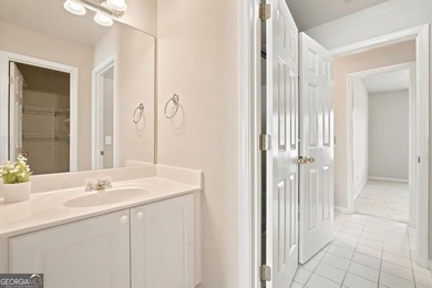 Beautifully 6 bedroom. home on a private cul-de-sac lot in - photo 24