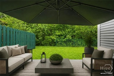 Yes, please! This 4-bedroom, 2.5-bath townhome in the heart of - photo 31