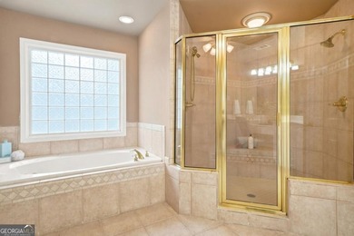 Beautifully 6 bedroom. home on a private cul-de-sac lot in - photo 36
