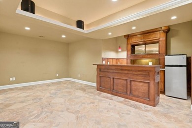 Beautifully 6 bedroom. home on a private cul-de-sac lot in - photo 40
