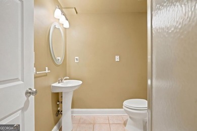 Beautifully 6 bedroom. home on a private cul-de-sac lot in - photo 42